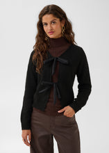 Load image into Gallery viewer, Cream Bulp Cardigan
