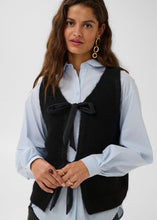 Load image into Gallery viewer, Cream - Bulp Knit Vest
