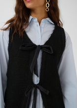 Load image into Gallery viewer, Cream - Bulp Knit Vest
