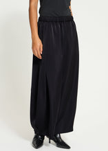Load image into Gallery viewer, ICHI Hartley Satin Barrel Pant
