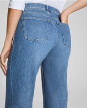 Load image into Gallery viewer, Spanxshape™ Authentic 360 90s Straight Leg Jeans
