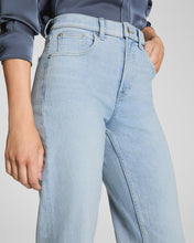 Load image into Gallery viewer, Spanxshape™ Authentic 360 90s Straight Leg Jeans

