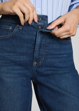 Load image into Gallery viewer, Spanxshape™ Authentic 360 Barrel Leg Jeans
