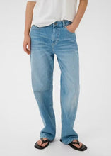 Load image into Gallery viewer, Darlina Straight Leg Jeans
