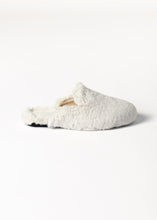 Load image into Gallery viewer, Lyla &amp; Luxe Faux Fur Mule

