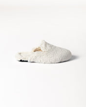 Load image into Gallery viewer, Lyla &amp; Luxe Fuzzy Slippers
