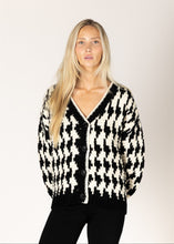 Load image into Gallery viewer, Lyla &amp; Luxe Libby Houndstooth Cardigan
