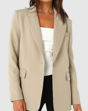 Load image into Gallery viewer, Madison the Label Audrey Blazer
