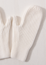 Load image into Gallery viewer, Prenelove Carmen Waffle Mitten
