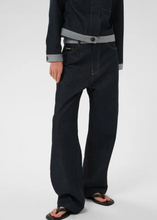 Load image into Gallery viewer, In Wear Deirdra Denim Jeans
