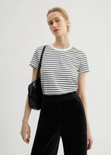 Load image into Gallery viewer, Meilleur Moment Crewneck T-Shirt
