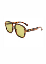 Load image into Gallery viewer, Aire Whirpool Sunglasses
