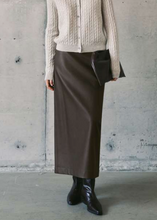 Load image into Gallery viewer, Meilleur Moment Faux Leather Midi Skirt
